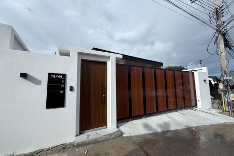 Villa in Phuket, Thailand 5 bedrooms № 144816 - photo 28