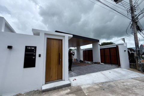 Villa in Phuket, Thailand 5 bedrooms № 144816 - photo 8