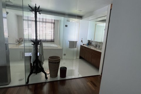Condo in Bang Rak, Bangkok, Thailand, 4 bedrooms  № 169416 - photo 27