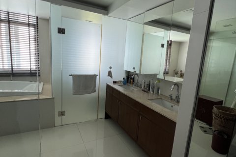 Condo in Bang Rak, Bangkok, Thailand, 4 bedrooms  № 169416 - photo 19
