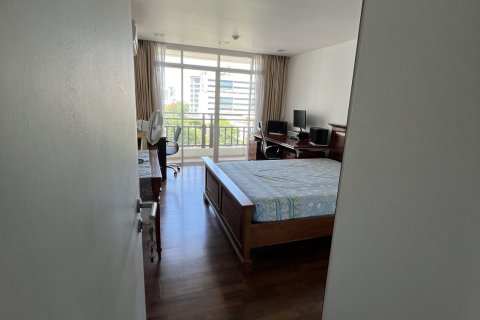 Condo in Bang Rak, Bangkok, Thailand, 4 bedrooms  № 169416 - photo 14