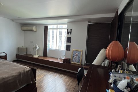 Condo in Bang Rak, Bangkok, Thailand, 4 bedrooms  № 169416 - photo 24
