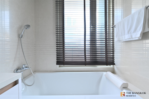 Condo in Bangkok, Thailand, 2 bedrooms  № 184666 - photo 4
