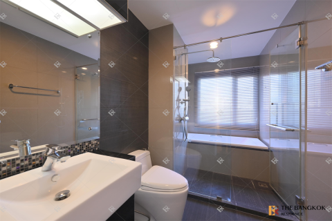 Condo in Bangkok, Thailand, 2 bedrooms № 184663 - photo 4