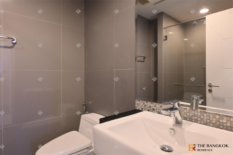 Condo in Bangkok, Thailand, 2 bedrooms № 184663 - photo 8