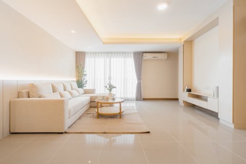 Кондоминиум с 3 спальнями в Бангкоке, Таиланд № 162737 - фото 4