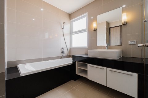 Кондоминиум с 3 спальнями в Бангкоке, Таиланд № 162737 - фото 15