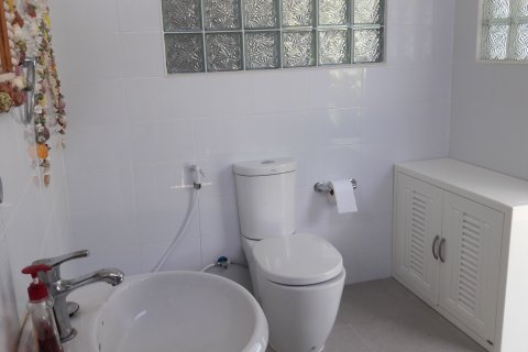 Townhouse in Kathu, Thailand 3 bedrooms № 149522 - photo 14
