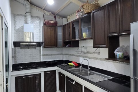House in Samut Prakan, Thailand 3 bedrooms № 156853 - photo 8