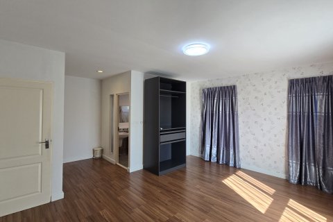 House in Samut Prakan, Thailand 3 bedrooms № 156853 - photo 5