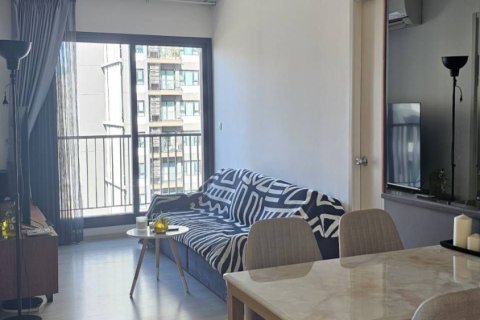 Кондоминиум с 2 спальнями в Хуай Кванге, Бангкок, Таиланд № 156377 - фото 3