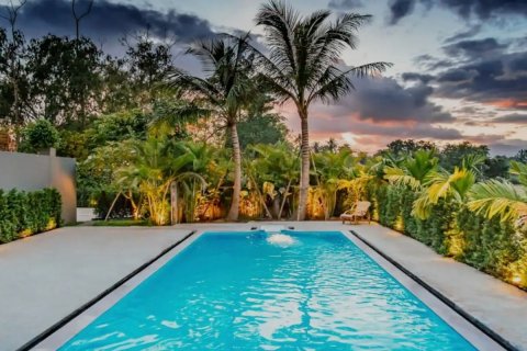 Villa in Saraphi, Thailand 5 bedrooms № 156379 - photo 2