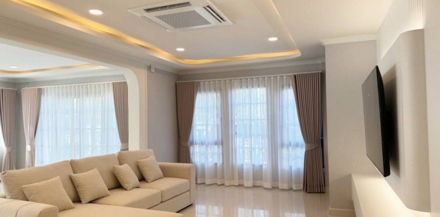 Дом в Бангкоке, Таиланд с 4 спальнями  № 134611