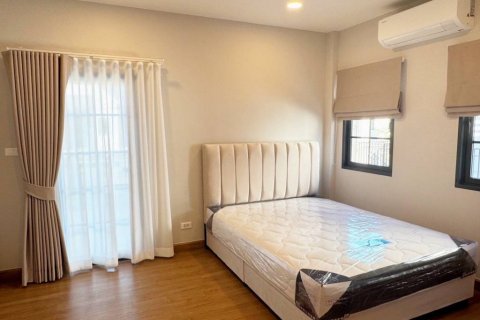 Дом в Бангкоке, Таиланд с 4 спальнями  № 134611 - фото 7