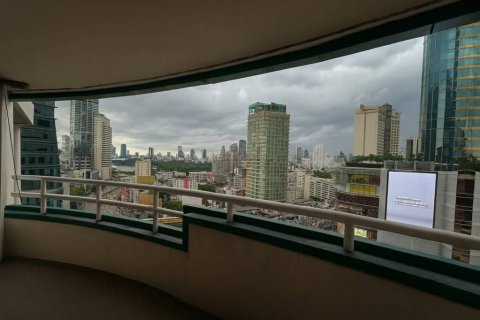 Condo in Bangkok, Thailand, 2 bedrooms  № 134608 - photo 6