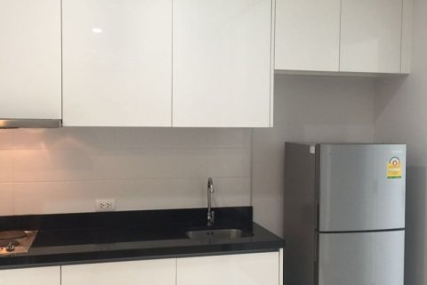 Condo in Bangkok, Thailand, 1 bedroom  № 157666 - photo 2