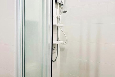 Condo in Bangkok, Thailand, 1 bedroom  № 157670 - photo 4