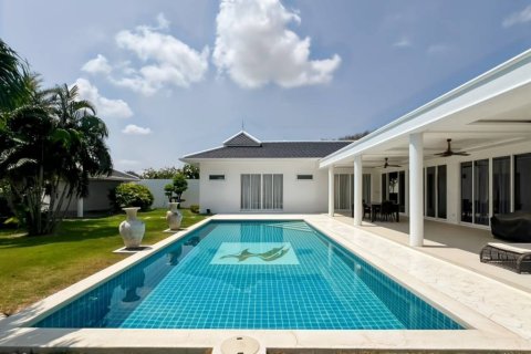 Villa in Hua Hin, Thailand 4 Schlafzimmer № 221854 - Foto 2