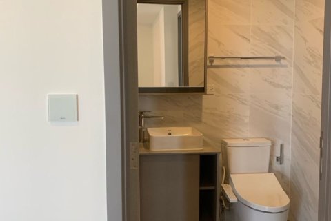 Studio dans le Condo à Watthana, Bangkok, Thaïlande  № 167210 - photo 11