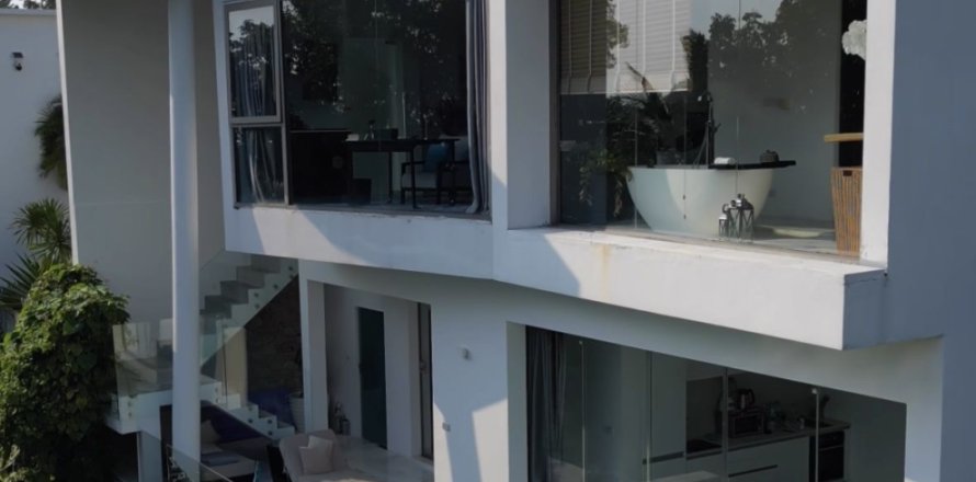 Villa in Surat Thani, Thailand 2 bedrooms № 137374