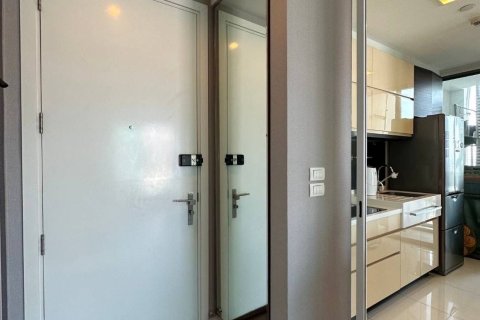 Condo à Phra Khanong, Bangkok, Thaïlande, 2 chambres  № 154003 - photo 3