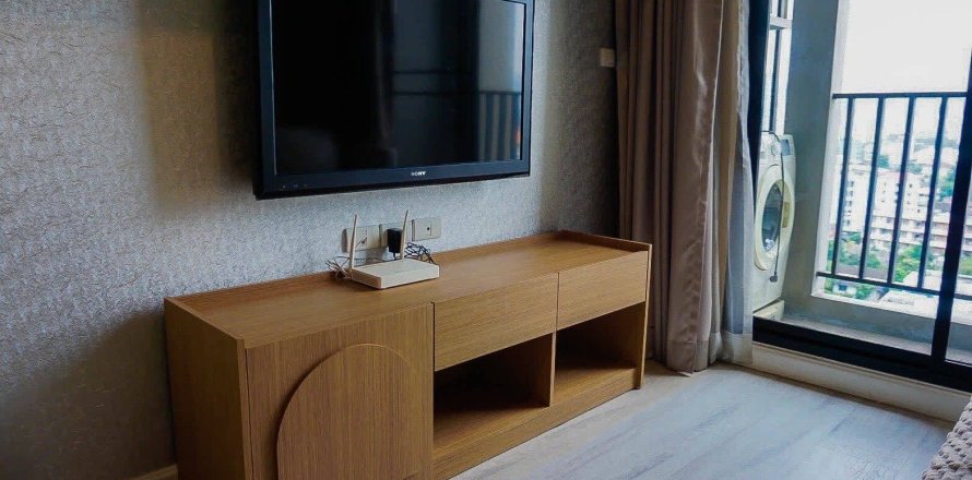 Studio in the Condo in Huai Khwang, Bangkok, Thailand  № 167739