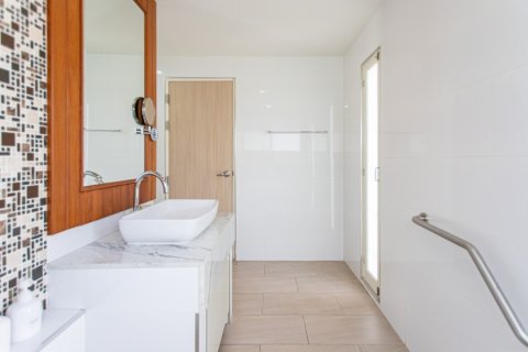 Кондоминиум с 3 спальнями в Хуа Хине, Таиланд № 168414 - фото 18