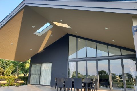 Villa in Hua Hin, Thailand 4 bedrooms № 168420 - photo 3