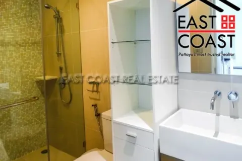 Condominio de 4 dormitorios en Jomtien Beach, Pattaya, Tailandia № 213382 - foto 17
