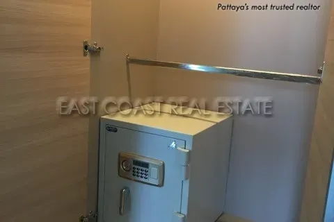 Condominio de 4 dormitorios en Jomtien Beach, Pattaya, Tailandia № 213382 - foto 11