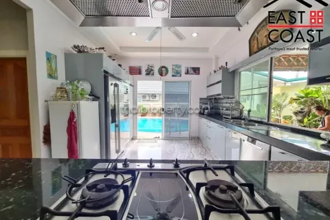 Casa de 3 dormitorios en Pattaya, Tailandia № 213387 - foto 12