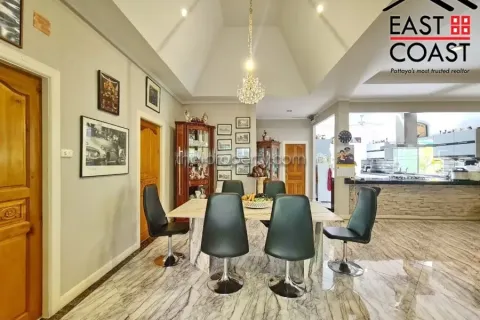 Casa de 3 dormitorios en Pattaya, Tailandia № 213387 - foto 10