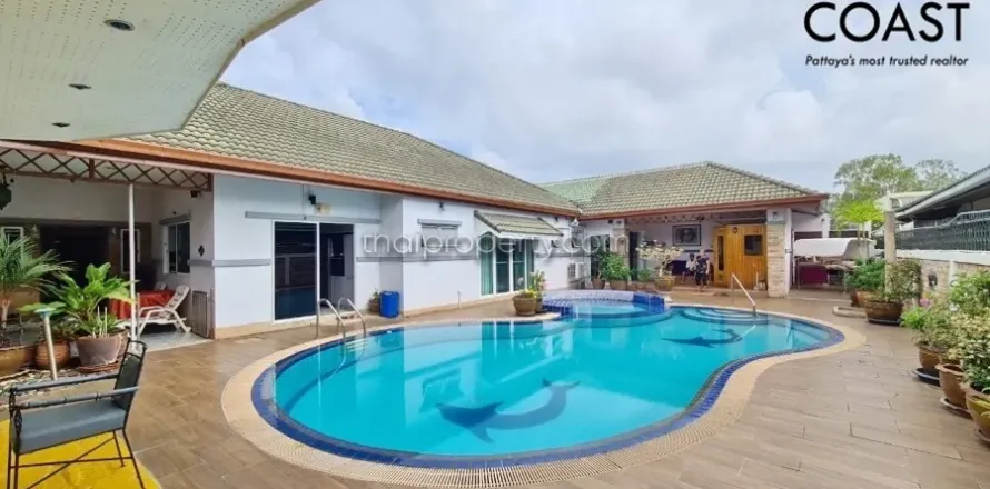 Casa de 3 dormitorios en Pattaya, Tailandia № 213387