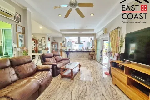 Casa de 3 dormitorios en Pattaya, Tailandia № 213387 - foto 4
