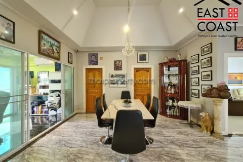 Casa de 3 dormitorios en Pattaya, Tailandia № 213387 - foto 9