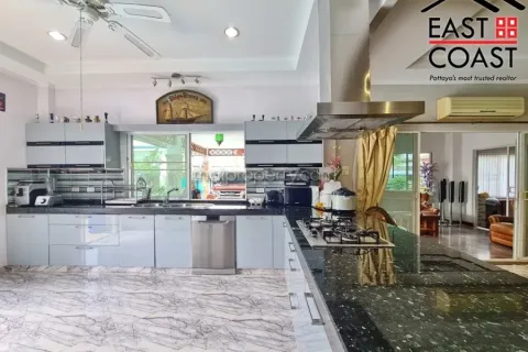 Casa de 3 dormitorios en Pattaya, Tailandia № 213387 - foto 13