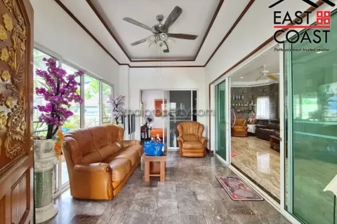 Casa de 3 dormitorios en Pattaya, Tailandia № 213387 - foto 7