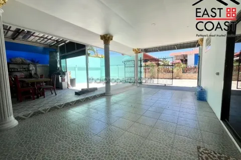 Casa de 3 dormitorios en Pattaya, Tailandia № 213385 - foto 2