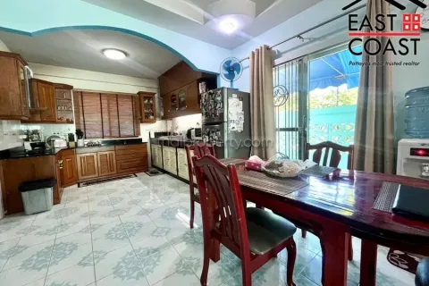 Casa de 3 dormitorios en Pattaya, Tailandia № 213385 - foto 8