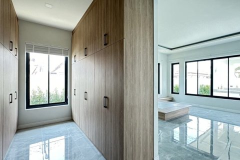 Villa in Cha-am, Thailand 4 Schlafzimmer № 221944 - Foto 14