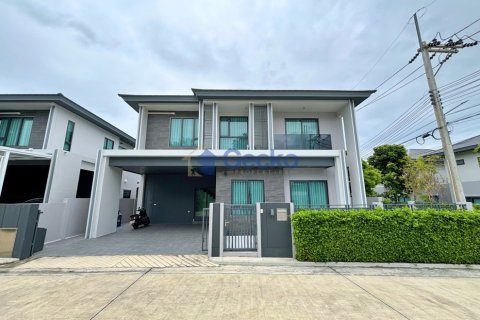 House in Pattaya, Thailand 4 bedrooms № 220446