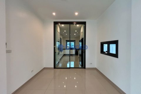 Haus in Pattaya, Thailand 4 Schlafzimmer № 220446 - Foto 28