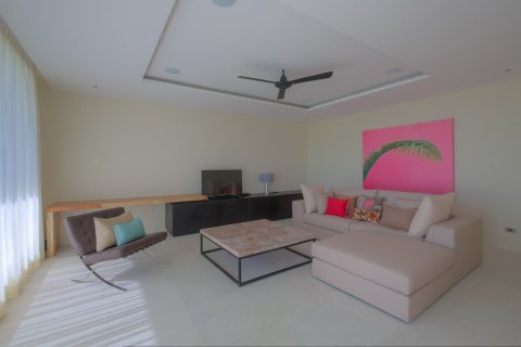 House in Surat Thani, Thailand 4 bedrooms № 181077 - photo 9