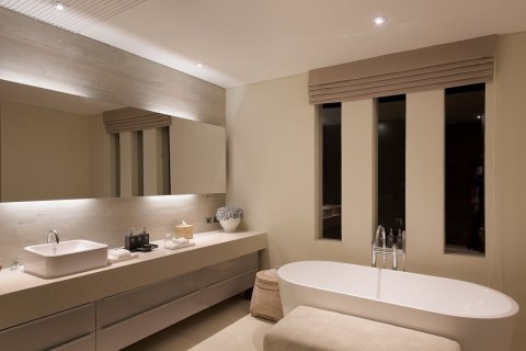 House in Surat Thani, Thailand 4 bedrooms № 181077 - photo 11