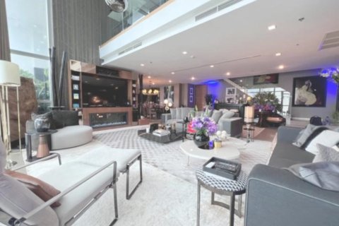 Penthouse in Bangkok, Thailand 3 bedrooms № 181073 - photo 2