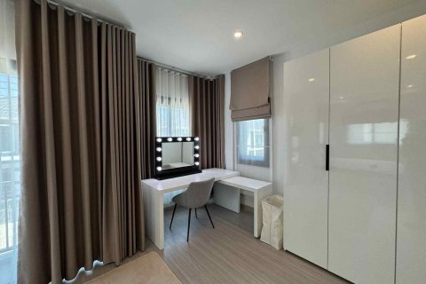 House in Phuket, Thailand 4 bedrooms № 161203 - photo 12