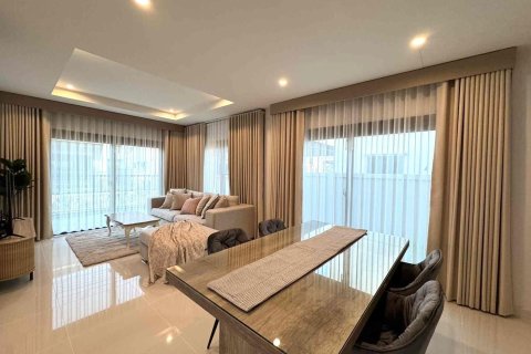 House in Phuket, Thailand 4 bedrooms № 161203 - photo 4