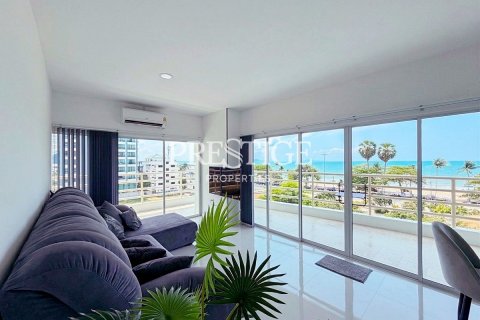 Condo in Pattaya, Thailand, 2 bedrooms  № 197633