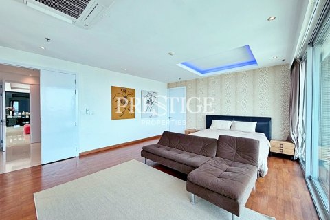 Condo in Pattaya, Thailand, 3 bedrooms № 197632 - photo 21