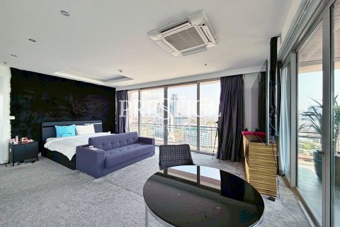 Condo in Pattaya, Thailand, 3 bedrooms № 197632 - photo 13